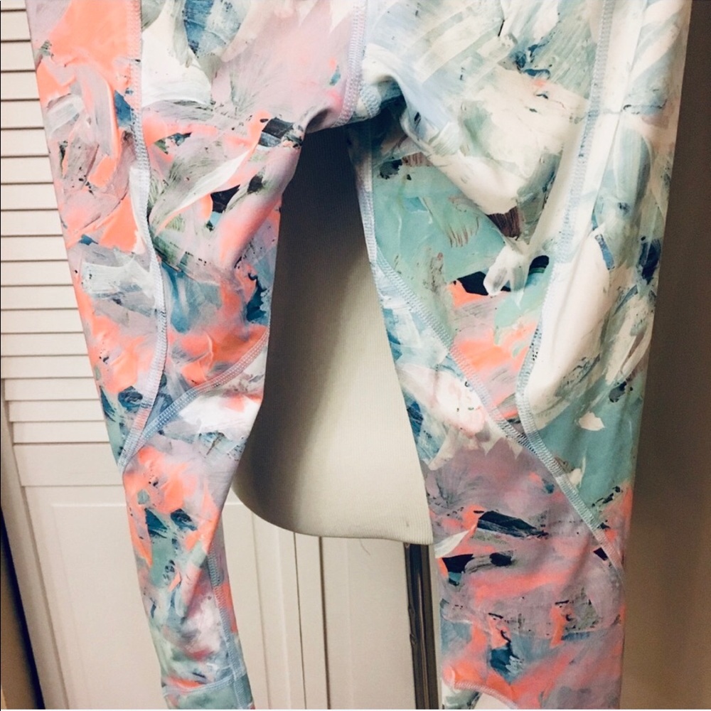 EUC Lululemon Run Inspire Crop II Brushed Illusion - Picture 6 of 8